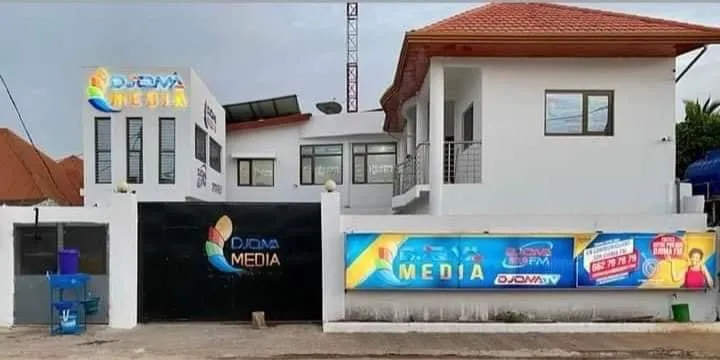 Médias : la HAC suspend un chroniqueur de “On refait le monde” du Groupe Djoma
