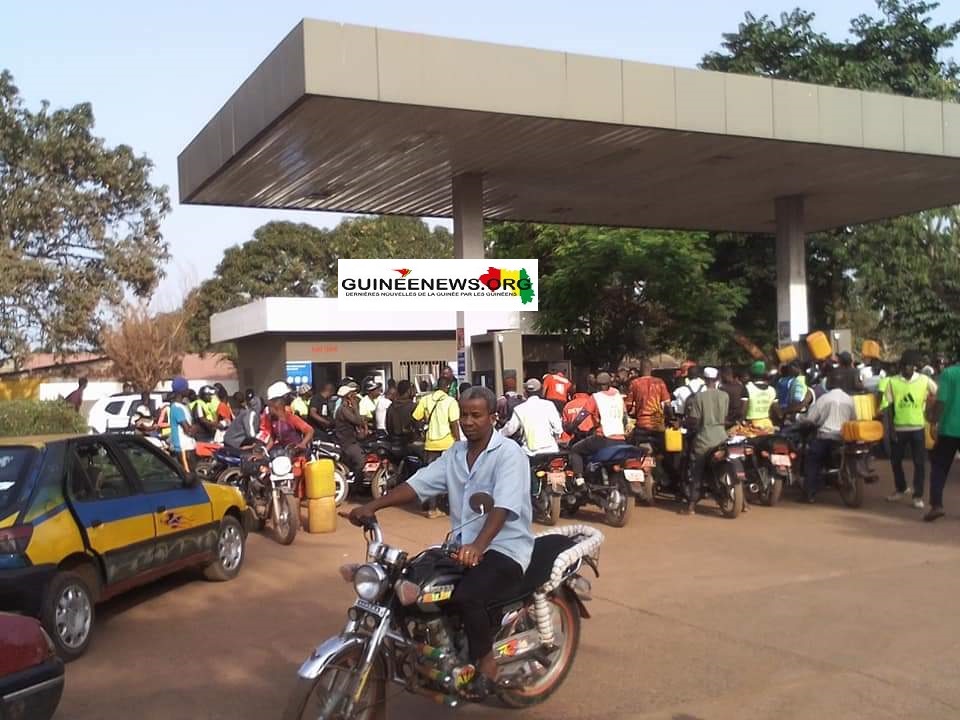 Hydrocarbures et spéculations : la vraie fausse crise de carburant à Conakry