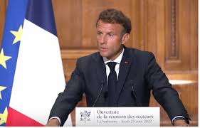 La France d’Emmanuel Macron félicite le président Doumbouya pour son élection