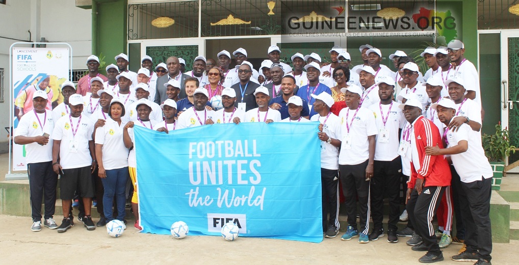 Conakry : lancement du programme FIFA Football for Schools avec 46 éducateurs sportifs 