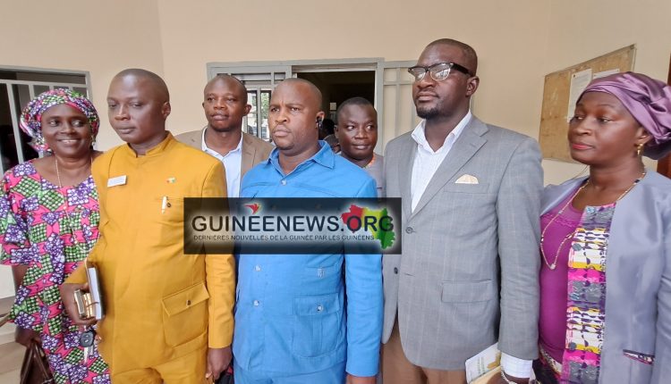 Mouvement syndical, négociations tripartites