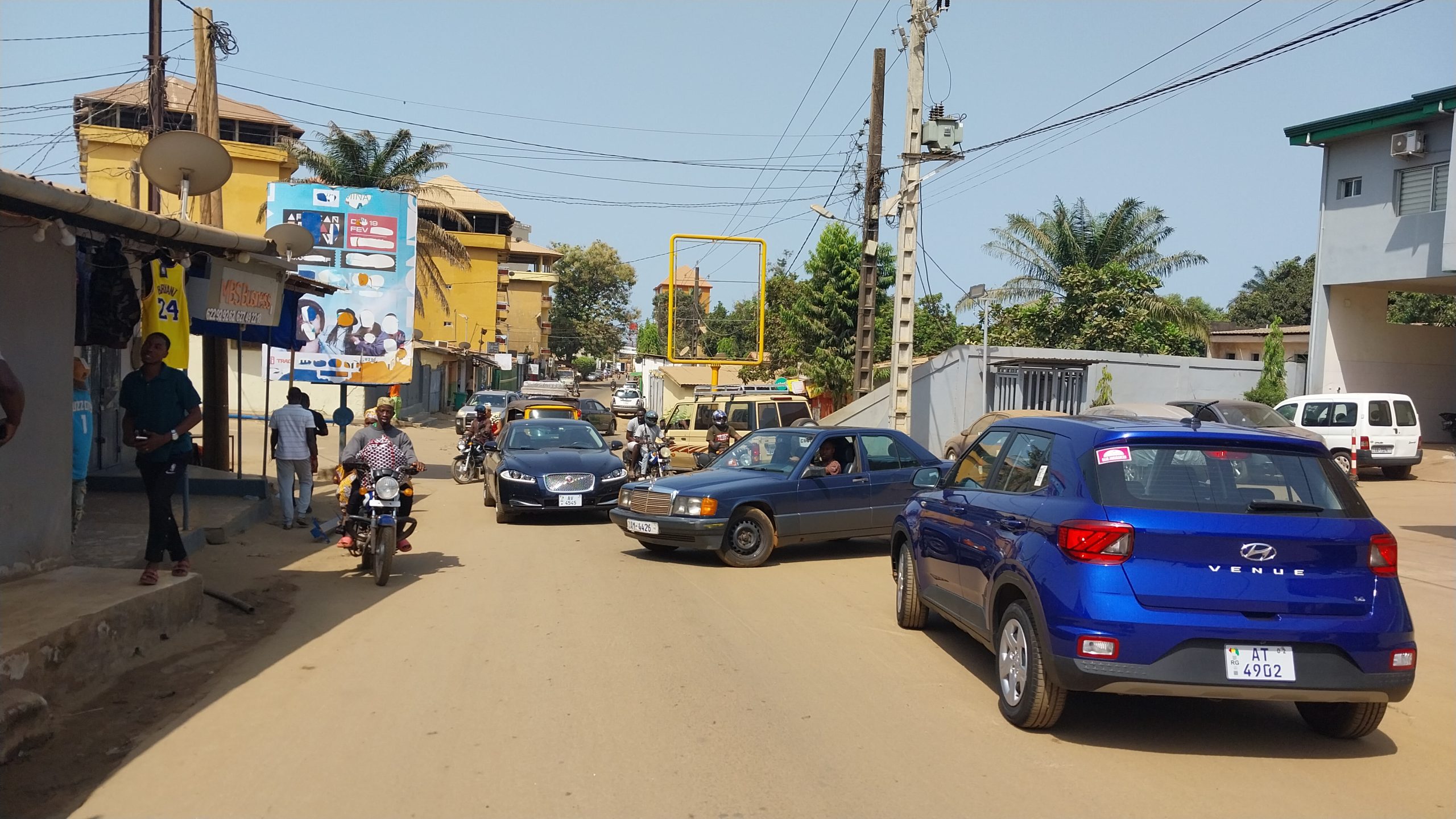 Urgent-Manif anti délestages à Conakry : des routes barricadées à Taouyah-Corniche
