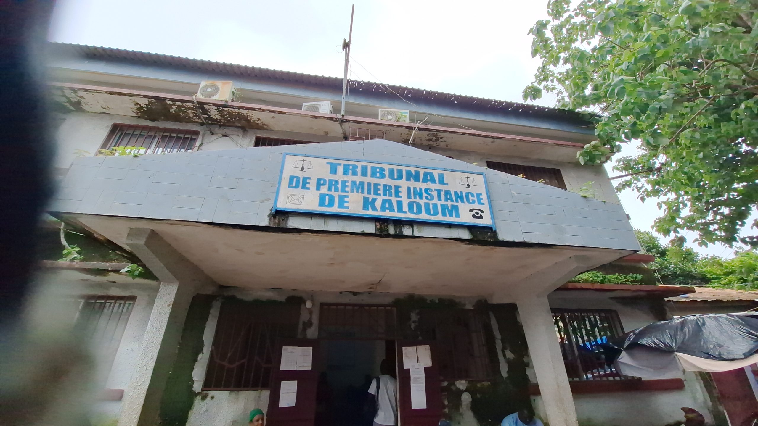 Conakry: un notaire condamné à un an de prison ferme et au remboursement de plus de 6 milliards Fg