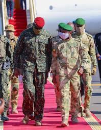 Investiture du général Doumbouya : le président du Mali Assimi Goïta parmi les chefs invités à  Conakry 