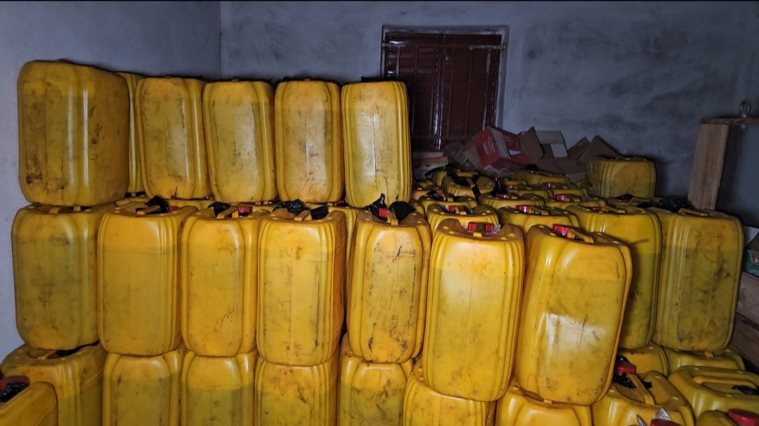 Lutte contre la contrebande à Siguiri: la traque des trafiquants s’intensifie, nouvelle saisie de carburant