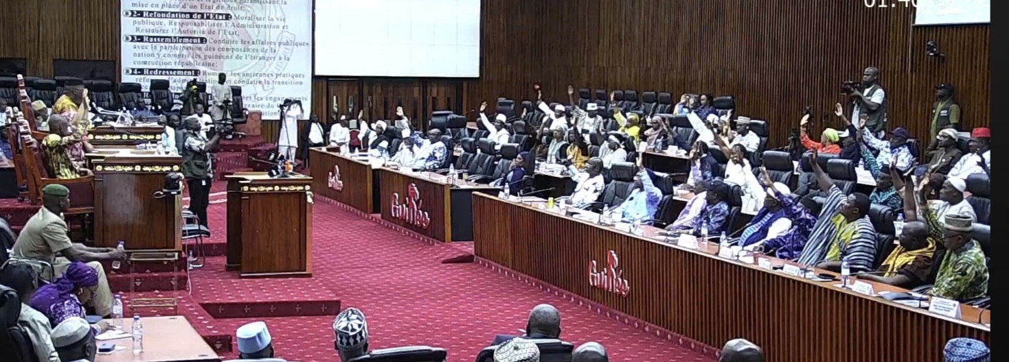Guinée : le CNT adopte deux textes clés pour l’installation du Parlement bicaméral