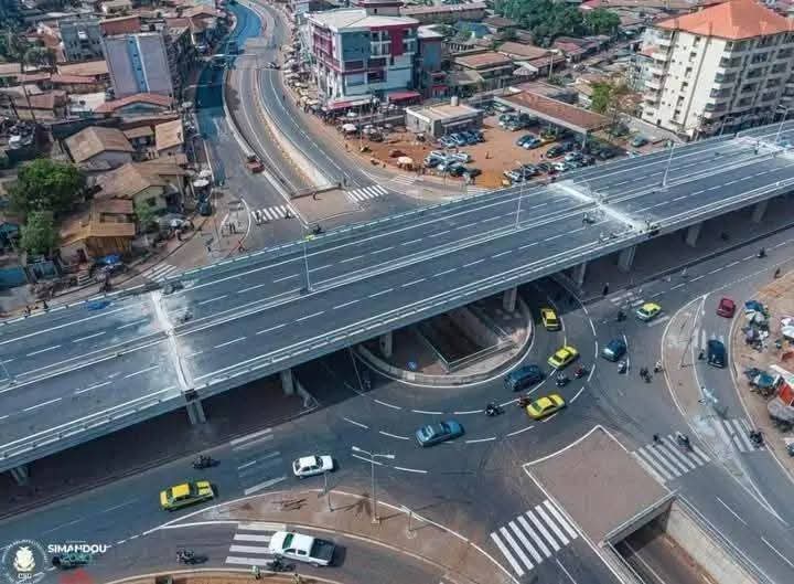 Infrastructures routiéres : le Gal. Doumbouya inaugure son deuxiéme échangeur à Conakry