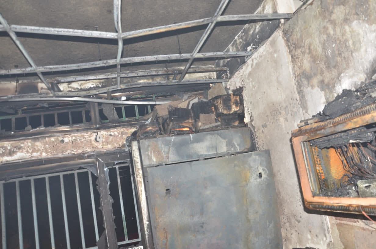 Incendie au ministère de la Sécurité : l’intervention rapide des sapeurs pompiers a permis d’éviter le pire