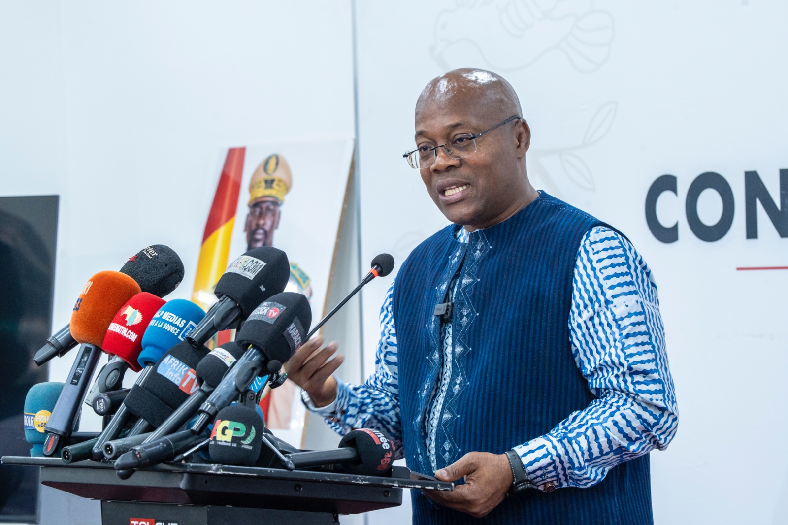 «Accuser le Président, c’est aller trop loin» : le porte-parole du gouvernement répond à Elie Kamano