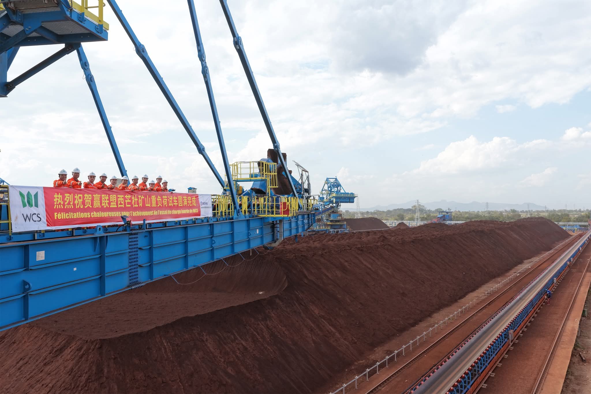 Simandou : les essais de mise en charge couronnés de succès avant le lancement officiel du 11 novembre