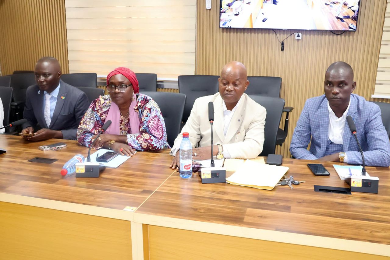 Vers une grève des Enseignants du pré-universitaire : le gouvernement mise sur le dialogue et mandate le CNDS, pour désamorcer