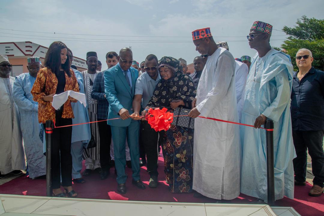 IMOBILI-A SAS ouvre son usine et son showroom : un nouveau souffle pour la production locale de meubles