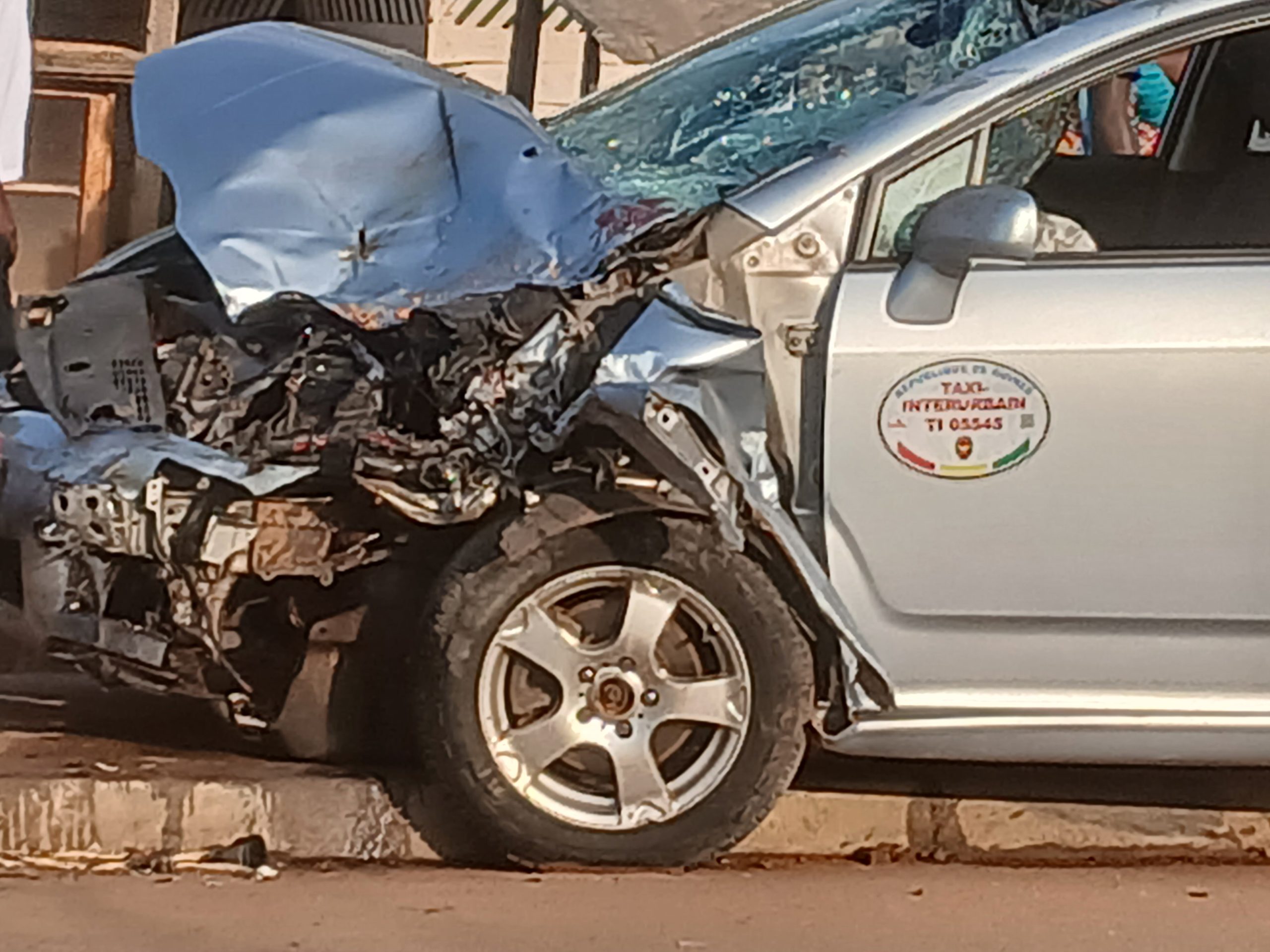 Accident de la route à Kissidougou : une violente collision entre un taxi et une moto fait 3 morts