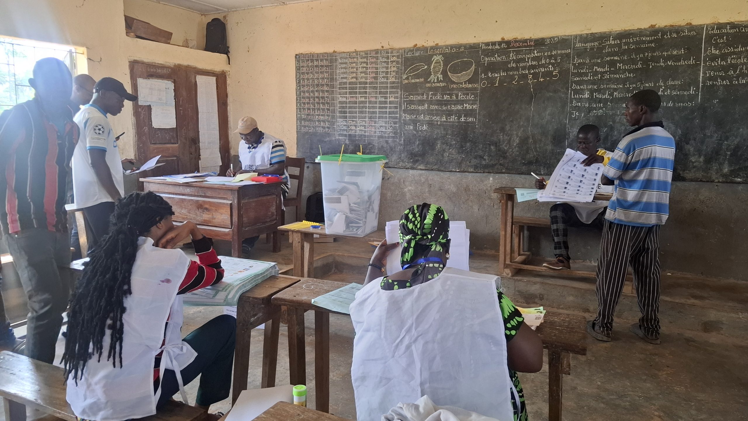 Présidentielle 2025 à Nzérékoré : une matinée électorale marquée par l’affluence et la discipline citoyenne