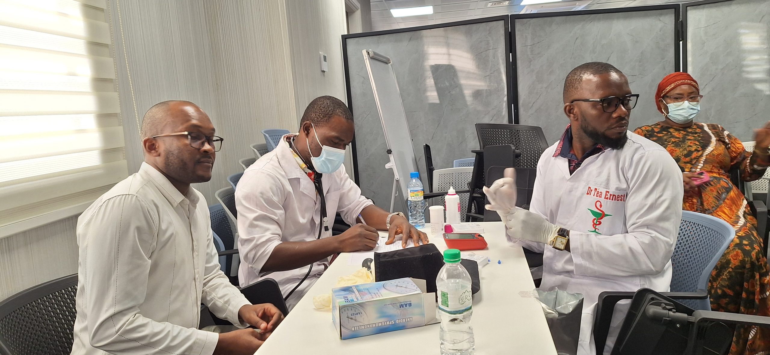 Humanitaire : Pour ses 40 ans, la Société Générale Guinée mobilise son personnel pour un don de sang