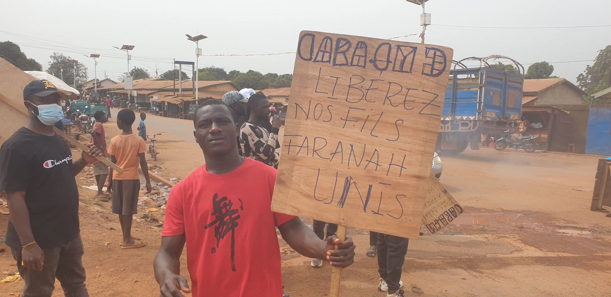 Faranah : dispersion de manifestants qui réclamaient la libération de Sidikiba Mara et d’un officier des Douanes