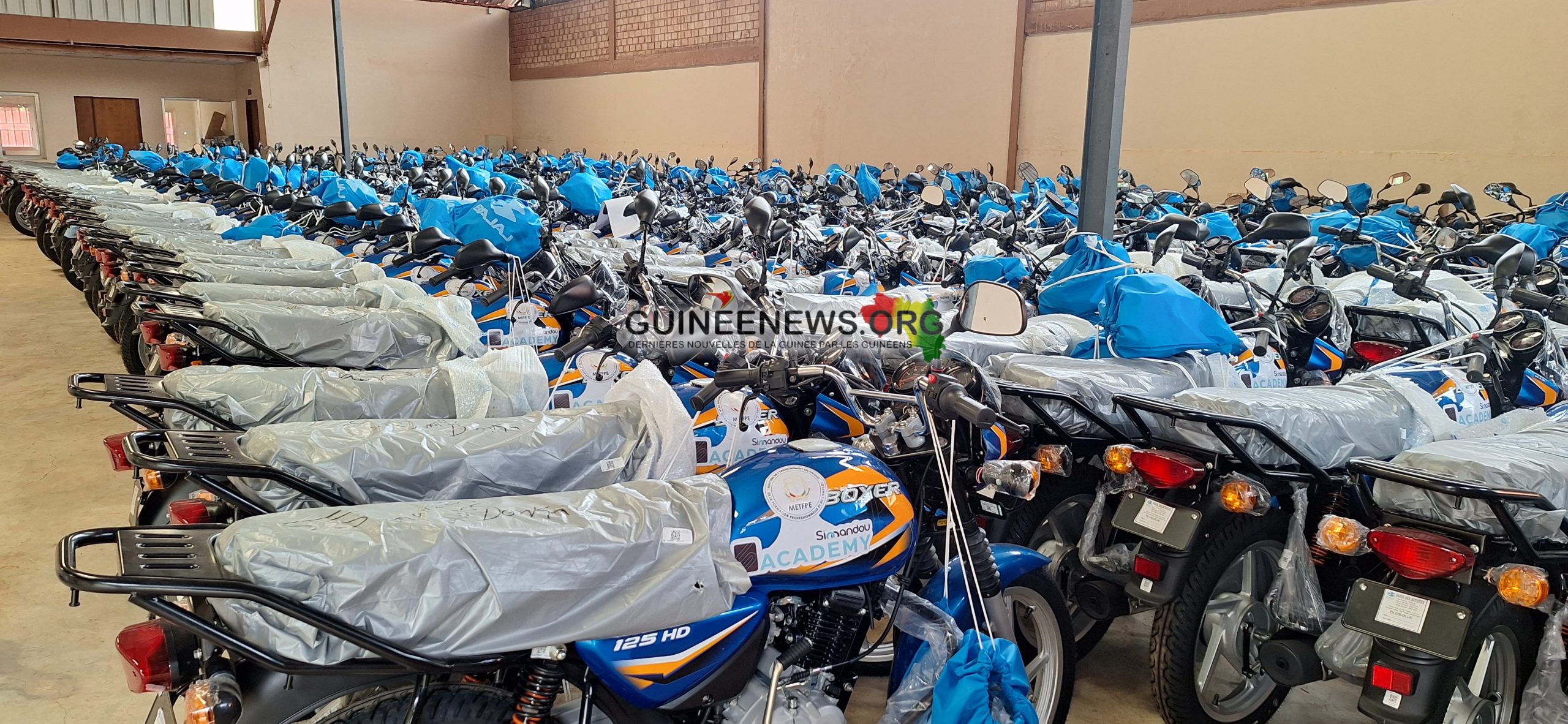 Enseignement technique : 210 motos et 85 ordinateurs remis au personnel encadrant des établissements