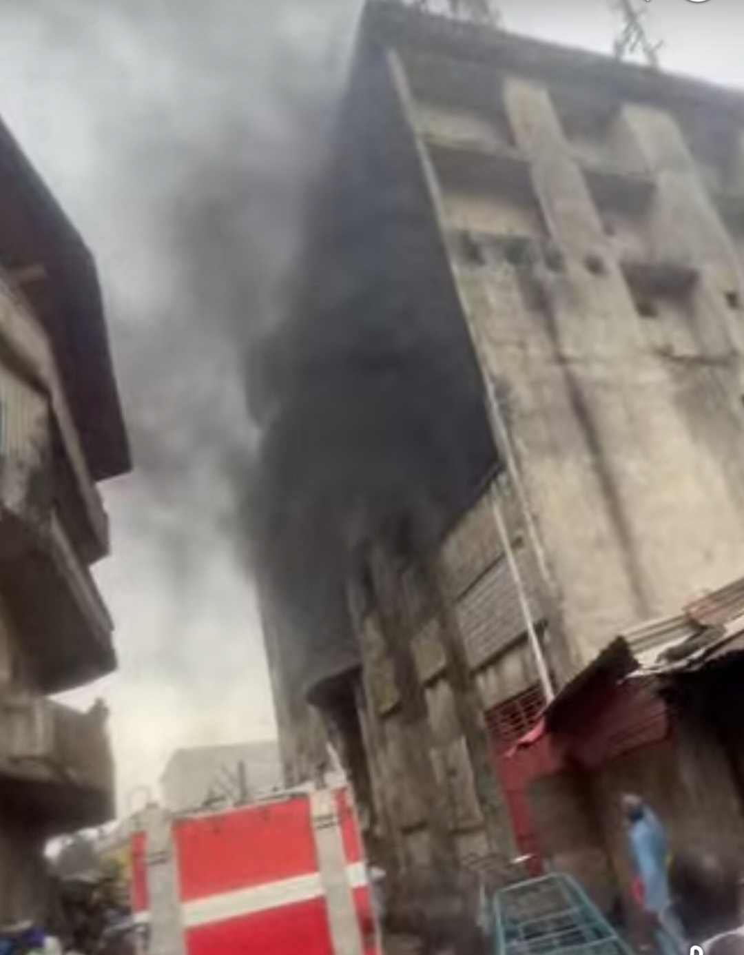 Un incendie ravage une école primaire à Madina :  plusieurs élèves piégés, secourus in extremis (DCE)