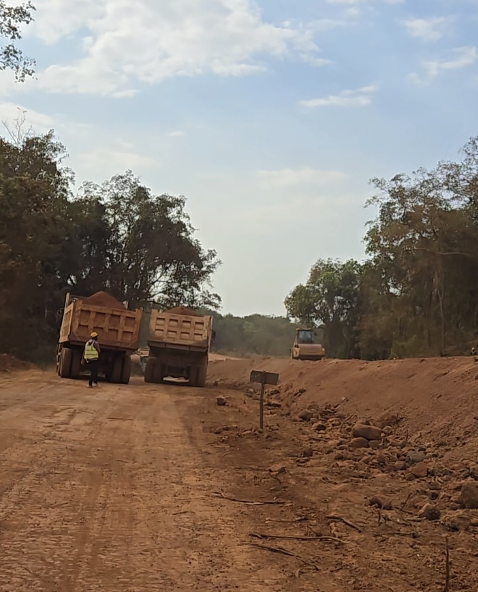 Infrastructures routières :  l’axe Labé–Mali avance, mais des inquiétudes persistent
