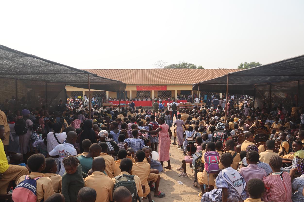 Boffa : Yick Fung Shipping fait un important don à l’école primaire de Soumbouyadi