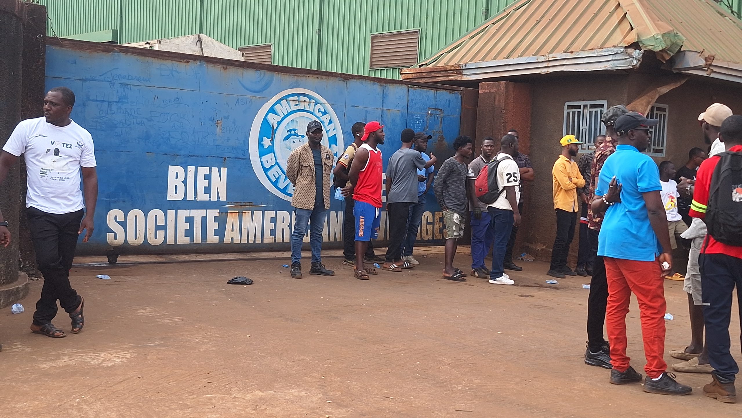 Kagbélén : les travailleurs d’American Beverage réclament de meilleures conditions de travail