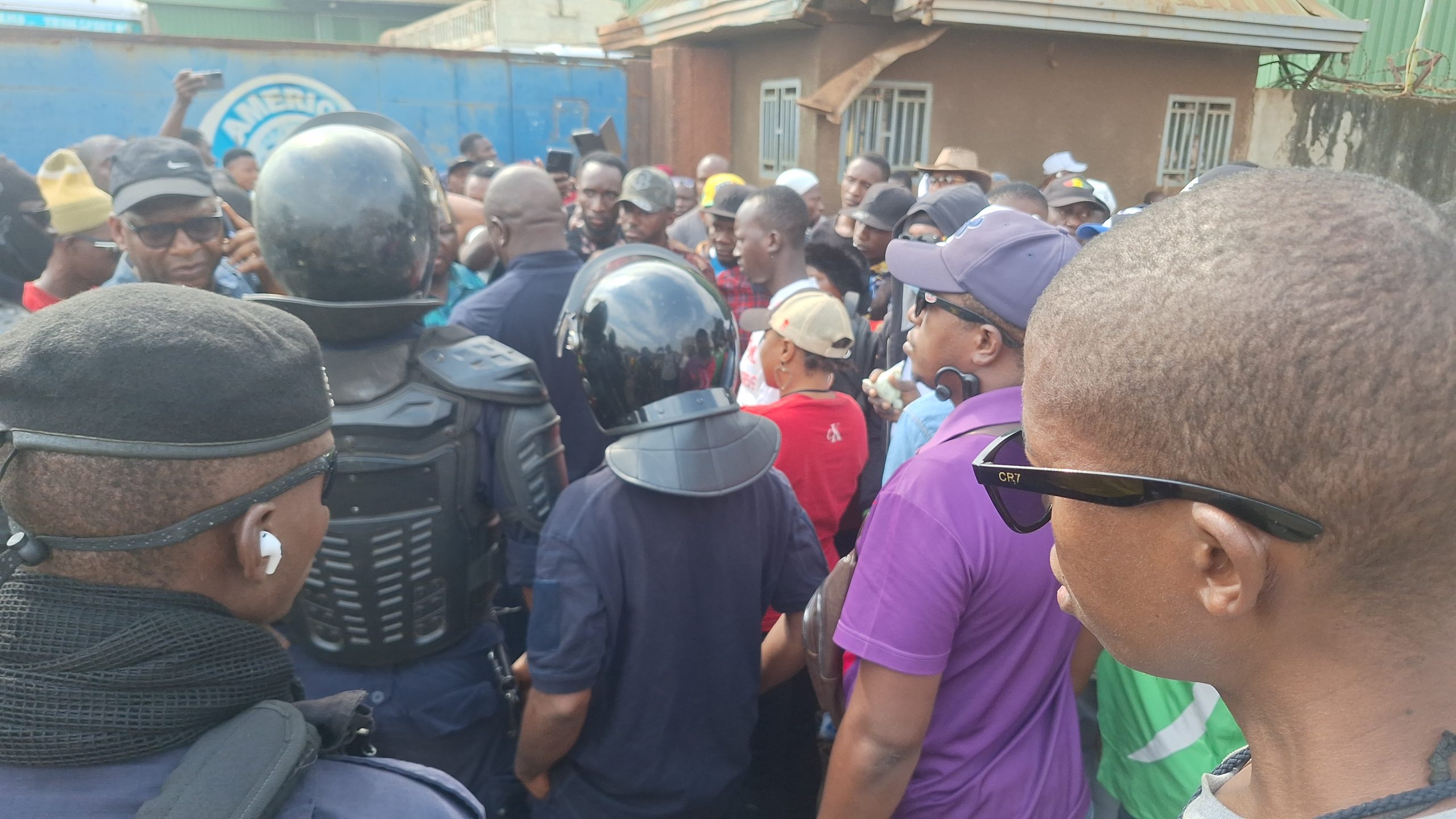 Crise à American Beverage : plusieurs grévistes interpellés