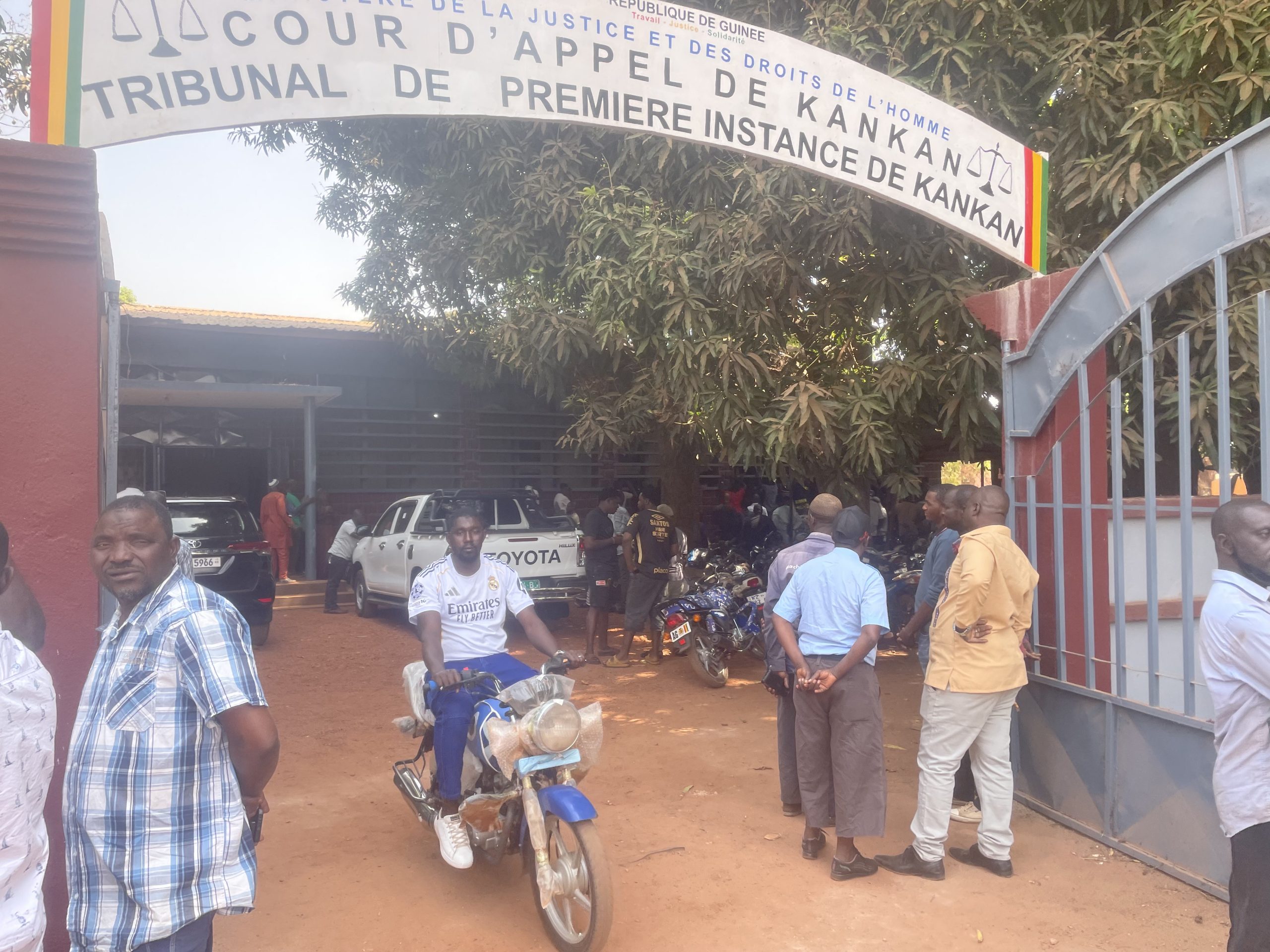 TPI de Kankan: liberté provisoire  pour le Directeur préfectoral de l’Habitat après sa comparution