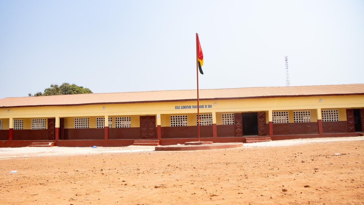 La Fondation WAZNI et le Groupe UMS procèdent à l’inauguration de la nouvelle école élémentaire franco-arabe de Dibia, à Boké