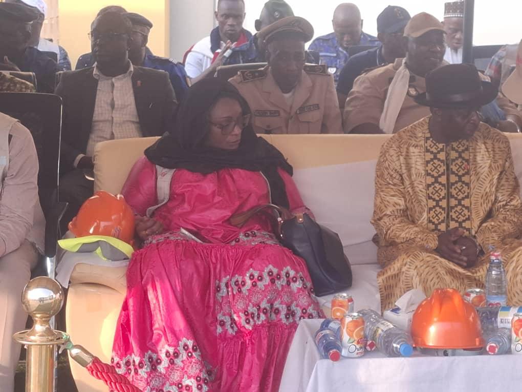 Boké : le ministre de l’Administration du Territoire inaugure le magasin électoral régional