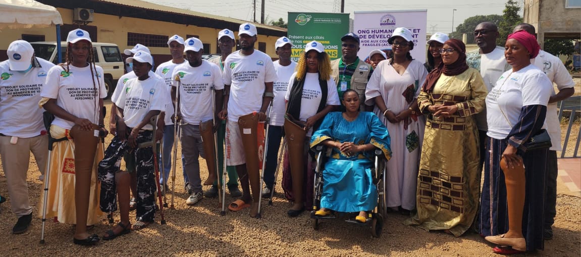 Solidarité : la LONAGUI et l’ONG ACOSSOF redonnent espoir à dix personnes vulnérables grâce à des prothèses