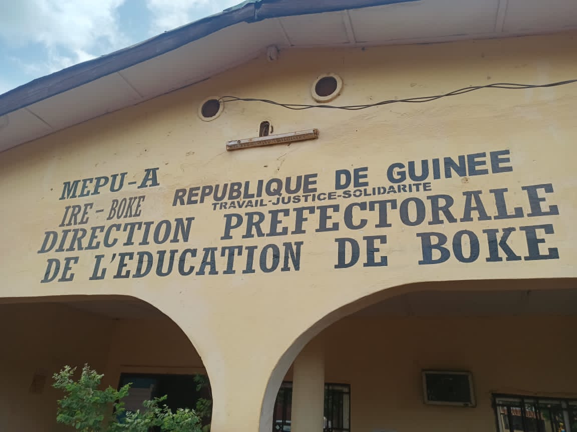 Boké : Cinq lycéennes exclues après la diffusion de vidéos jugées indécentes