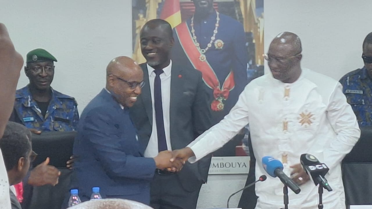 Laye Sékou à Facinet lors de la passation: «des travaux importants ont été lancés, il faudra assurer le suivi»