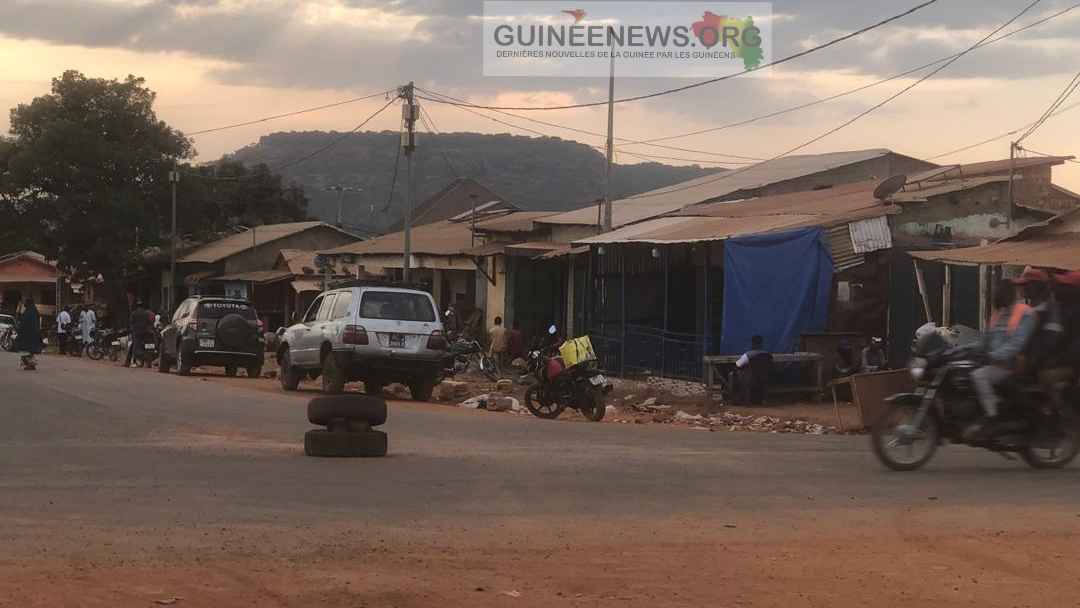 Circulation urbaine à Lélouma : un désordre inquiétant au cœur de ce centre en mutation