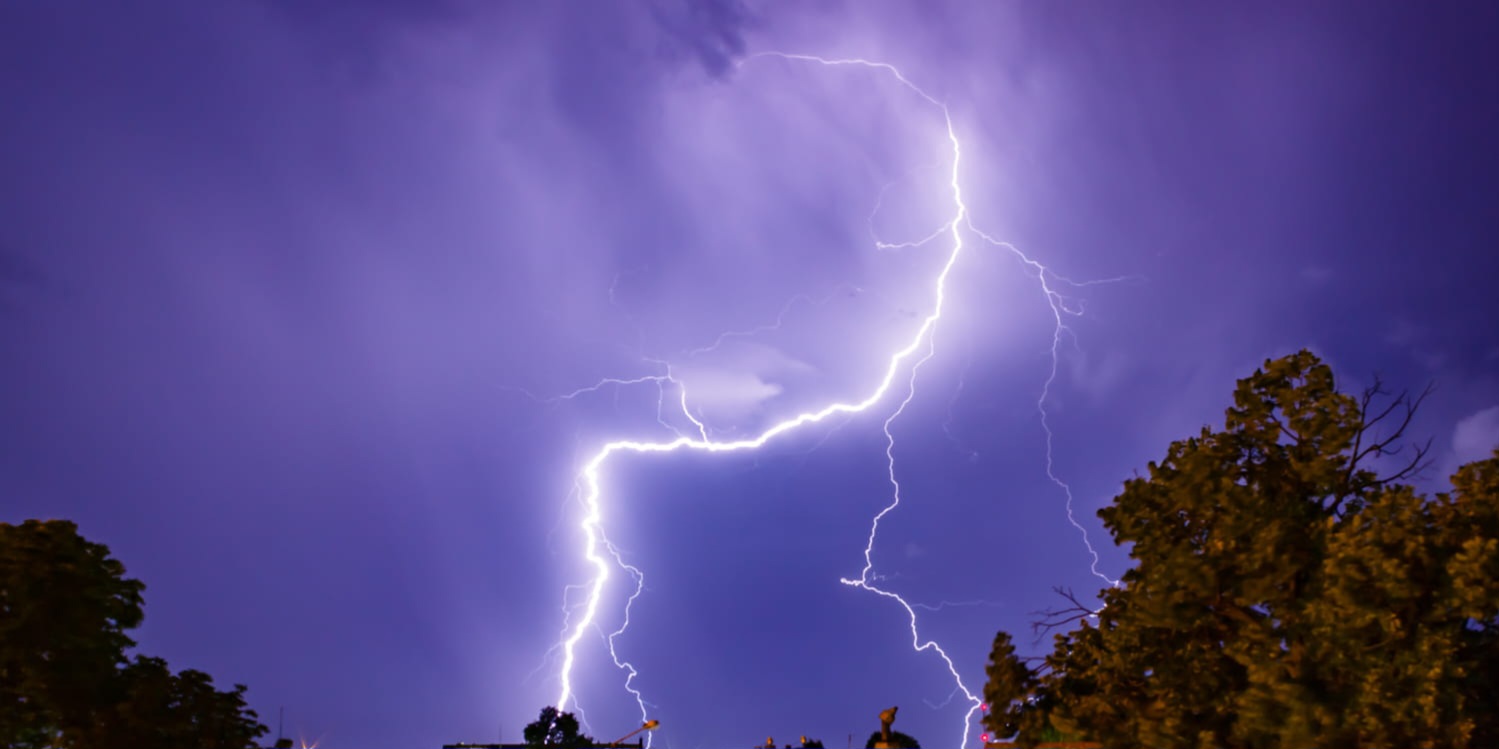 Drame à Sinko: une femme foudroyée alors qu’elle tenait un téléphone branché