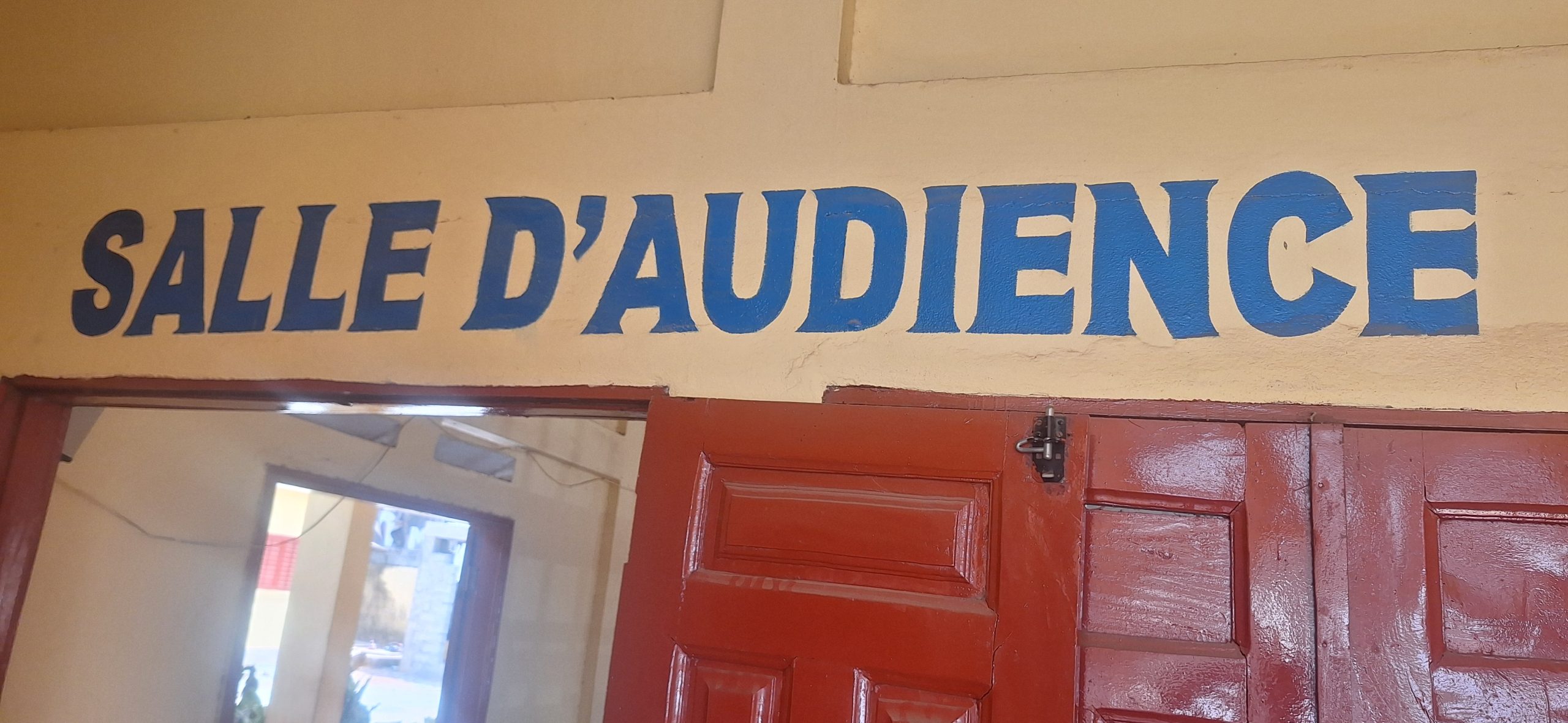 TPI de Dubréka : un marabout jugé pour abus de confiance dans une affaire de pierre précieuse