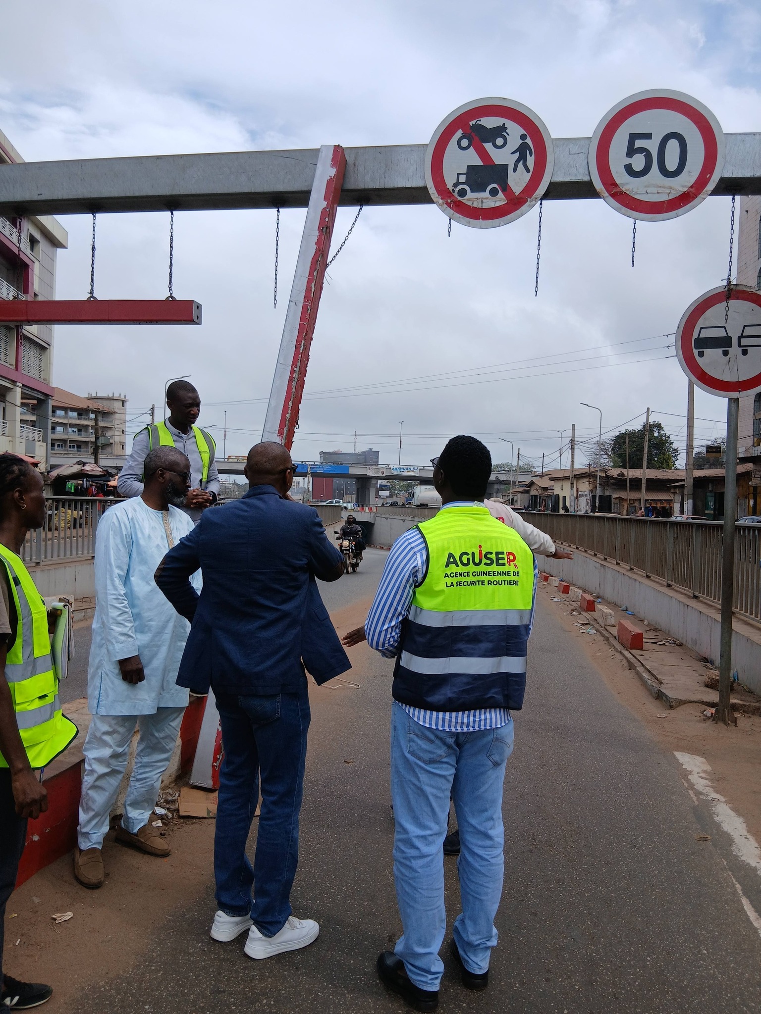 L’œil de Guinéenews : méconnaissance du code de la route ou simple bravade des règles de circulation (seconde et dernière partie)