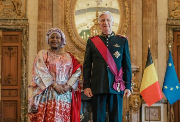 Bruxelles: l’Ambassadrice Aïcha Nanette Conté a officiellement présenté ses Lettres de Créance au Roi Philippe de Belgique.