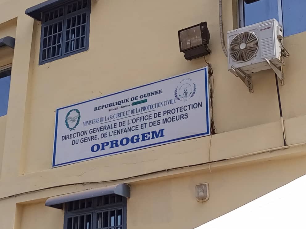 Enregistrements clandestins : la directrice de l’OPROGEM poursuit son chauffeur