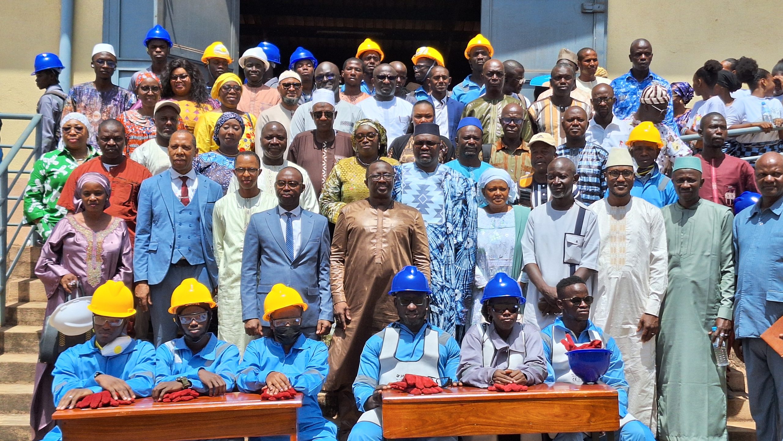 MENA-ETFP : lancement d’un programme national de fabrication de 200 000 tables-bancs par les centres de formation professionnelle