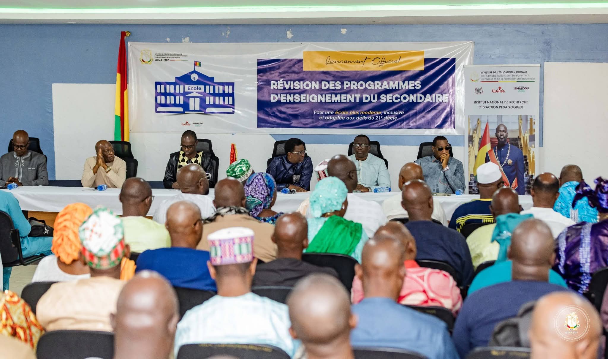 Éducation : la révision des programmes du secondaire engagée en Guinée