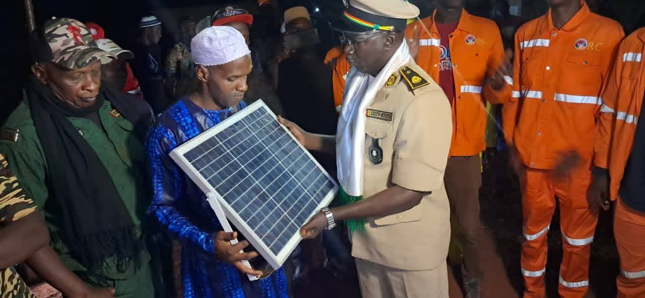 Télimélé /Mines : le Consortium SMB-Winning éclaire 39 villages avec 1 600 lampes solaires