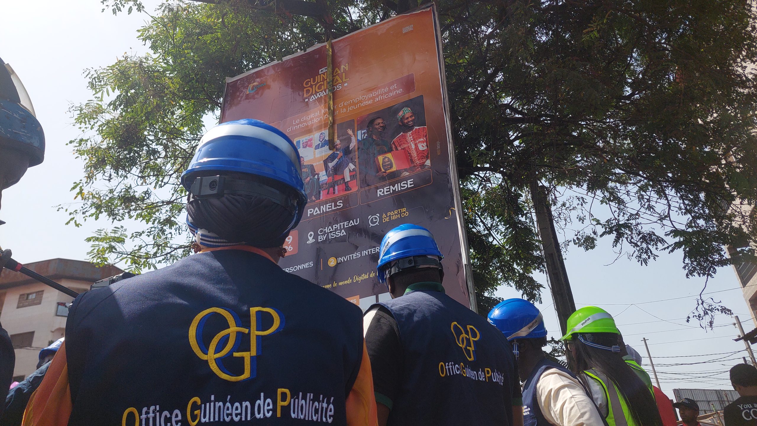 Hamdallaye–Sonfonia : plus de 117 panneaux publicitaires démantelés pour ouvrir la voie aux travaux