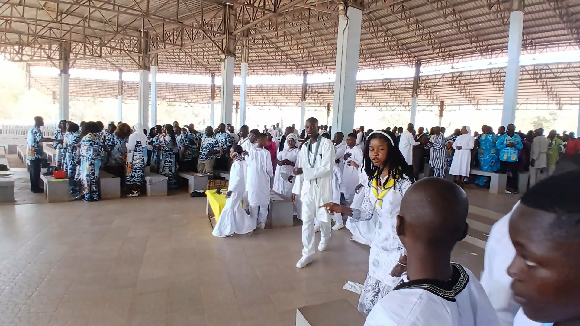 Boffa célèbre Pâques dans la ferveur et l’appel à la paix