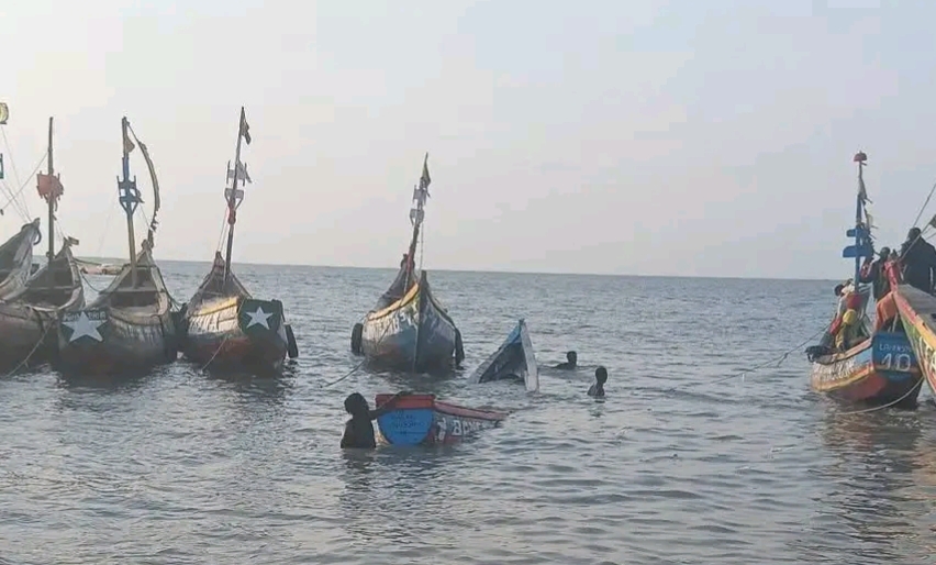 Drame en mer à Boffa : deux marins périssent dans l’incendie de leur vedette