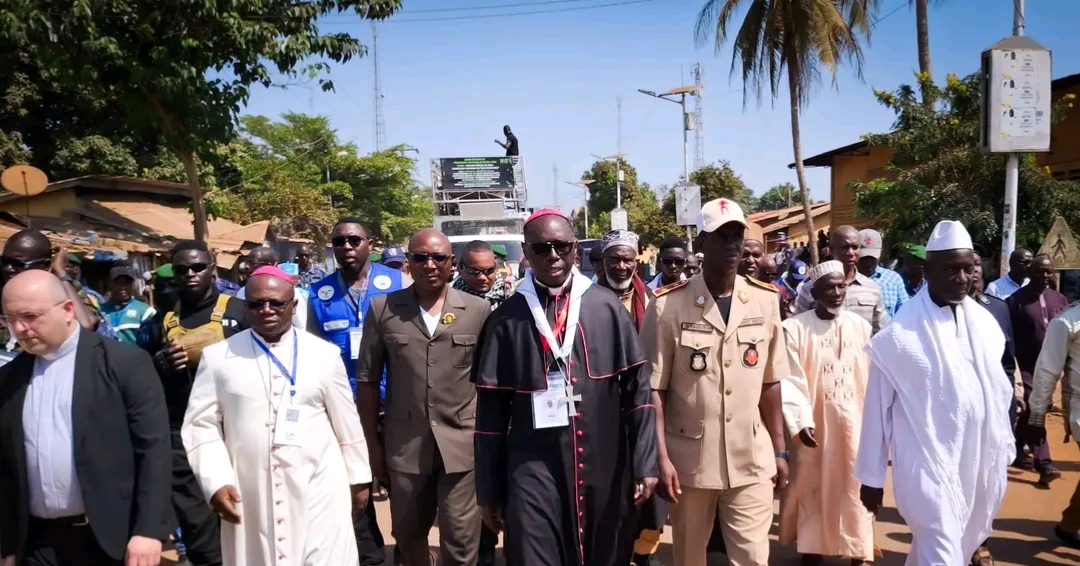 Pèlerinage à Boffa : Une marche de foi pour la paix