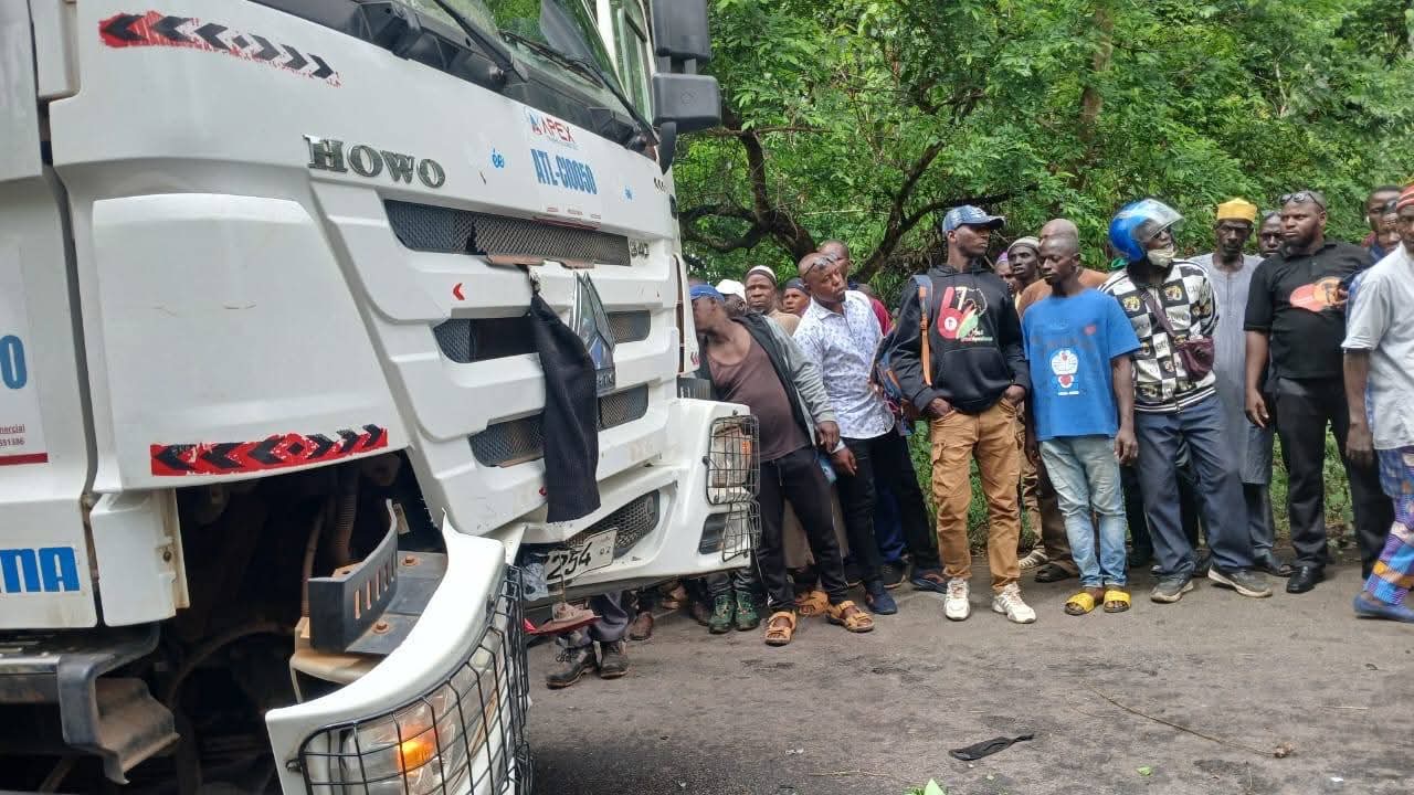 Collision mortelle sur l’axe Faranah–Kissidougou : deux commerçants perdent la vie à Fordou