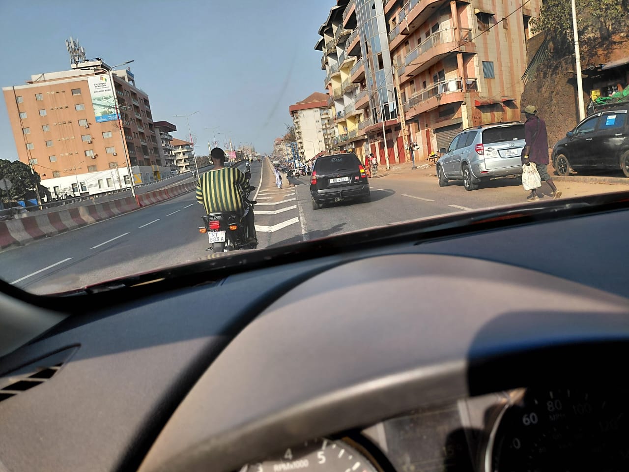 L’œil de Guinéenews : un marquage au sol, bon à revoir !