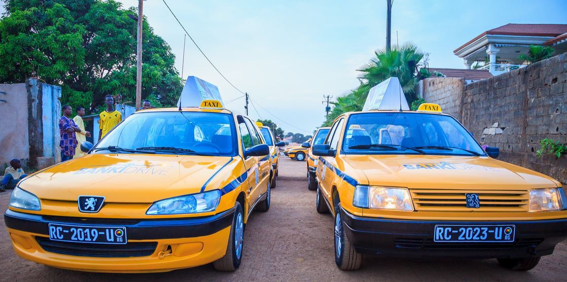 Aéroport Ahmed Sékou Touré de Conakry : des plaintes récurrentes sur les tarifs élevés des taxis informels