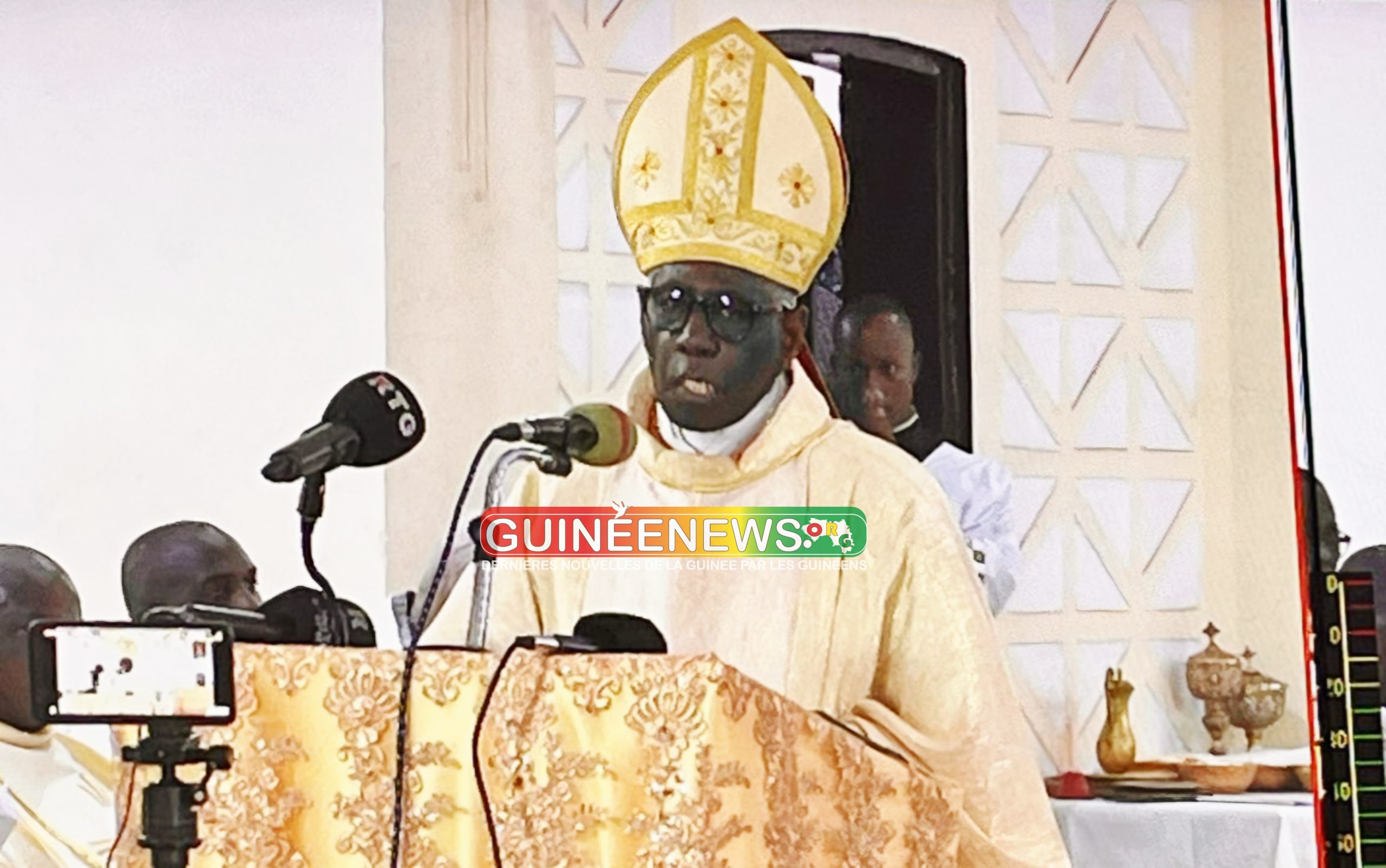 Cardinal R. Sarah : «sans morale, sans Dieu, notre pays ne se relèvera jamais» 