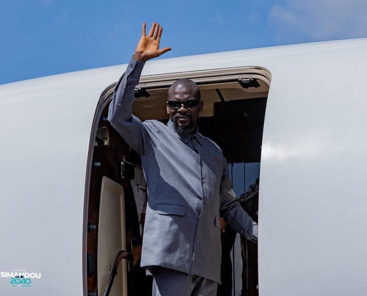 69ᵉ sommet de la CEDEAO : Mamadi Doumbouya prend part à sa première conférence des chefs d’État à Freetown